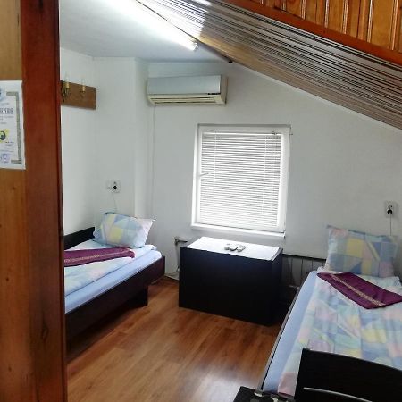 Guest Room Asparuh Trojan Extérieur photo